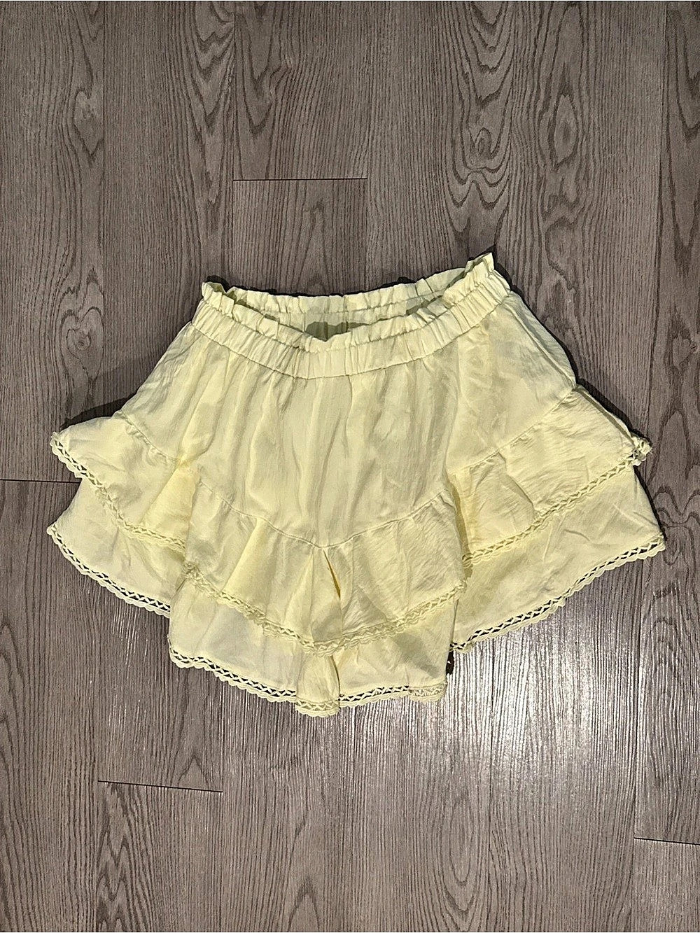 High-Waist Ruffle Shorts in Yellow Like New